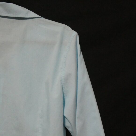 ISAAC'S DESIGNS CASUALS | large | Light Blue Button-Up Front Floral Blouse - Picture 11 of 14